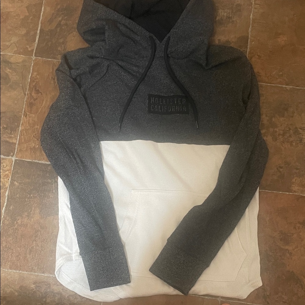 Hollister Men's Charcoal and White Hoodie